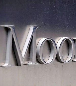 Moody's, pioggia di promozioni per banche e assicurazioni