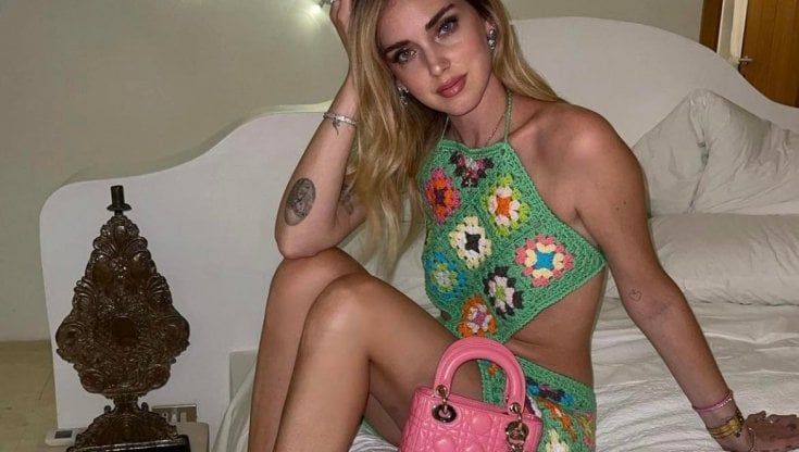 Chiara Ferragni in Puglia per il concerto di Fedez: vacanza a Otranto fra focaccia, uncinetto e masseria con piscina