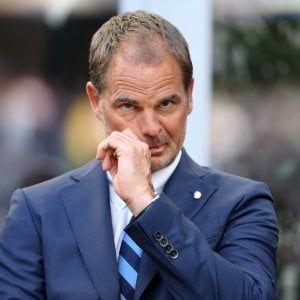 Inter, De Boer esonerato: ''Peccato, non mi hanno dato tempo''. Squadra affidata a Vecchi
