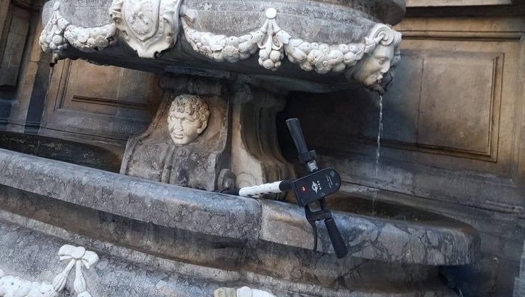 Vandali in azione nel centro storico, a rischio la fontana dei Quattro Canti