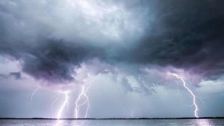 Previsioni meteo, quell'inizio estate ribaltato: sole in Gran Bretagna e nel Nord Europa, pioggia e vento sulla nostra penisola