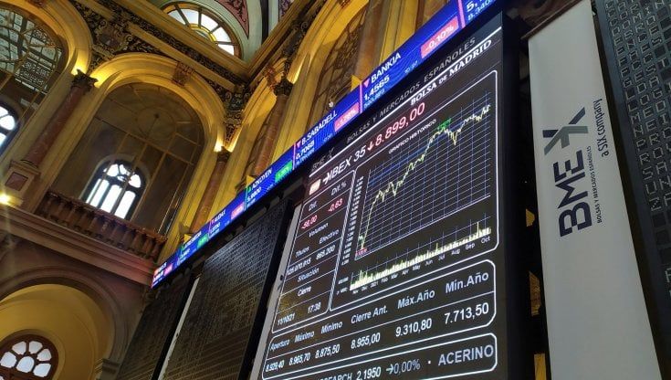Le Borse di oggi, 12 ottobre 2021. L'inflazione spaventa i mercati: i listini Ue chiudono in rosso, Milano tiene a +0,2%