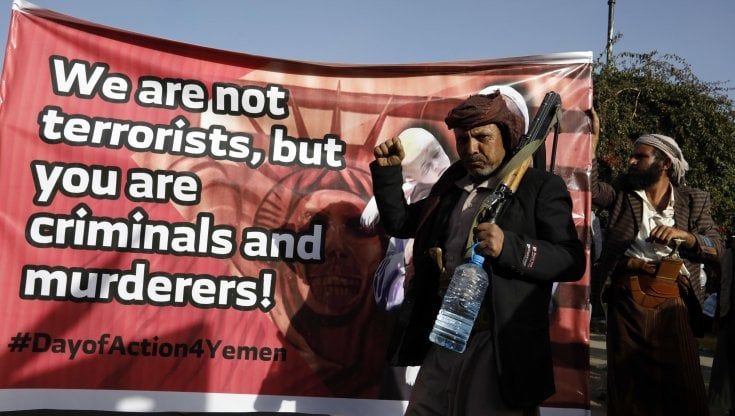 Gli attivisti per il disarmo al Tribunale di Roma: "Non archiviate le responsabilità italiane per le bombe in Yemen"