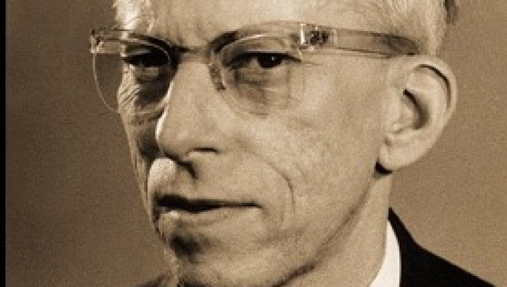 Tanti auguri lenti a contatto: storia di un'invenzione cecoslovacca e della miopia del regime comunista