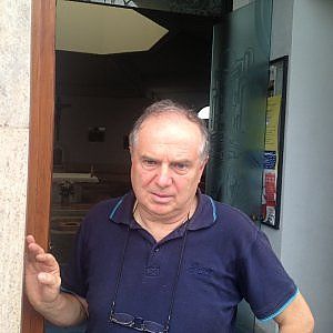 Casamonica, messa blindata a Morena per ricordare zio Vittorio. Il parroco polemico: "Doveva essere segreta"