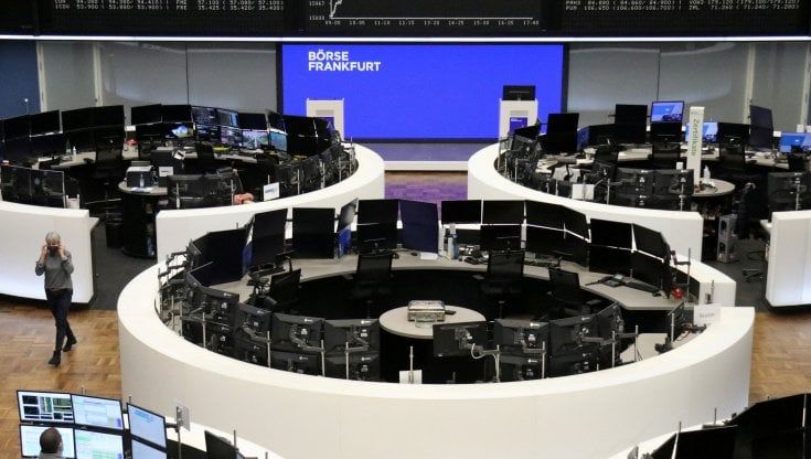 Le Borse di oggi, 29 dicembre. Chiusura debole per i listini Ue, il petrolio risale