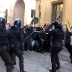 Carabiniere picchiato al corteo contro il fascismo di Piacenza: una condanna a 4 anni e 8 mesi
