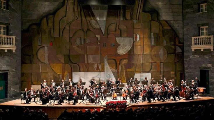 Carlo Felice, esplode la protesta: stop a tutte le prime al teatro di Genova