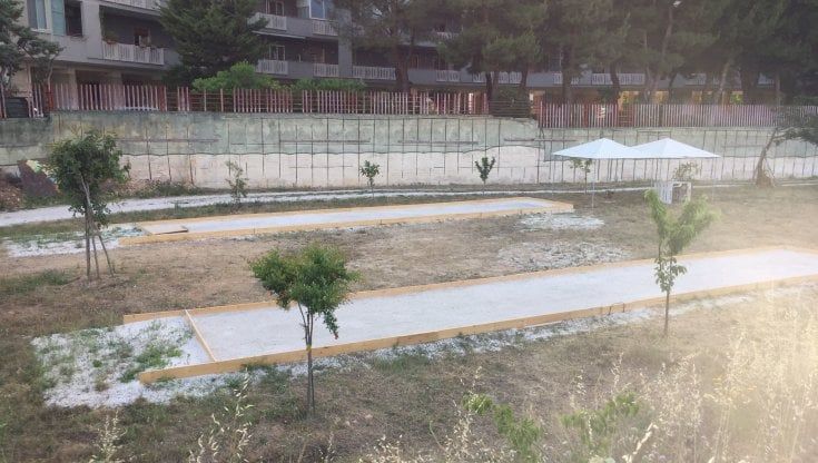 Bari, due campi da bocce a Poggiofranco: "Così aiutiamo gli anziani a fare attività fisica e a incontrarsi"