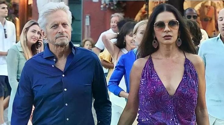 Catherine Zeta-Jones regala un attico a Roma a Michael Douglas. E nelle foto spunta Massimo Ferrero