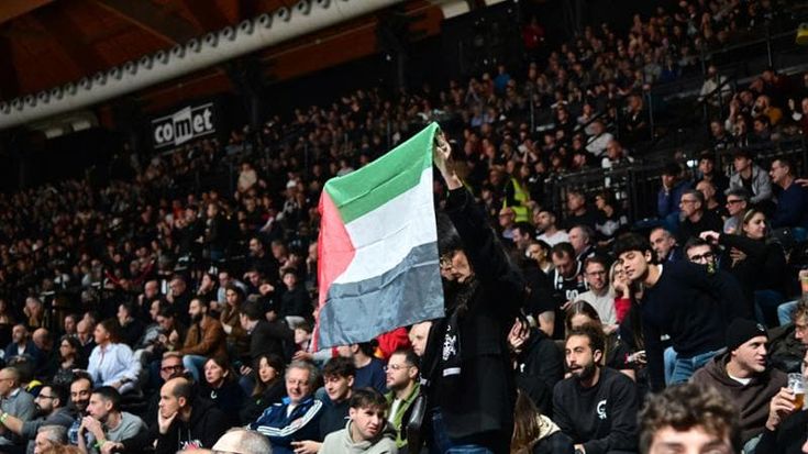 Una giornata di paura e di controlli. Maccabi scortato e senza tifosi