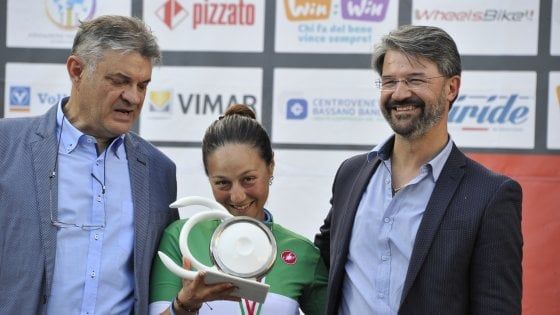 Lucia Nobis: "Io, ciclista paralimpica, per il bene della collettività ho smesso di uscire e mi alleno da casa"