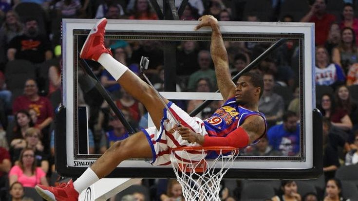 Un secolo di Globetrotters: da Harlem alle stelle, il basket che si fece riscatto
