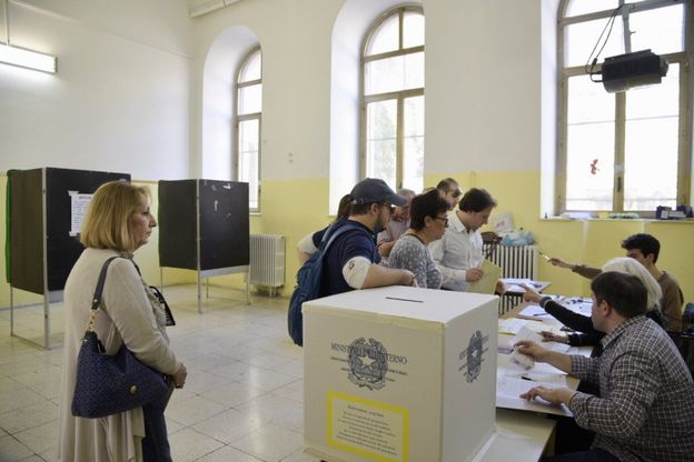 Referendum, i napoletani alle urne