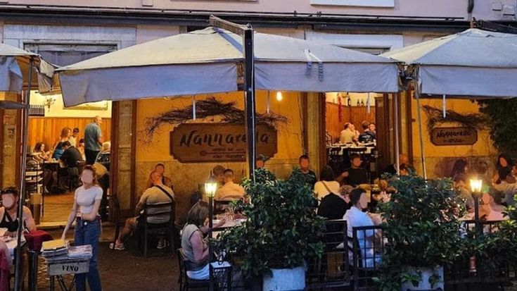 Nannarella, chiusa l’osteria di piazza San Calisto: blatte negli scantinati