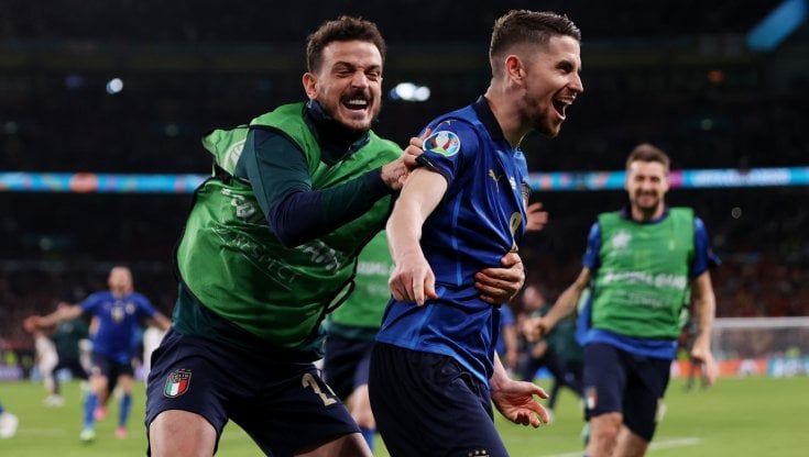 Italia-Spagna 5-3 ai rigori: Donnarumma e Jorginho portano gli azzurri in finale