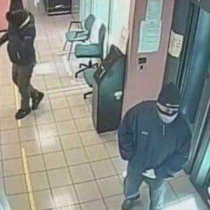 Roma, rapinarono 85mila euro in banca a Ostia: tre arresti. C'è anche guardia giurata