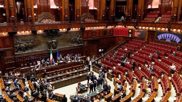 Legge elettorale, obbligatorio il nome del candidato premier nel programma