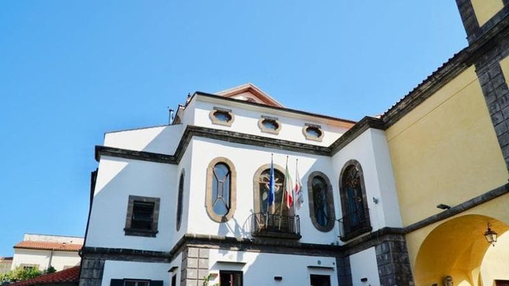 Sorrento, il “barbiere d’oro” delle tangenti rischia il carcere a più di 80 anni