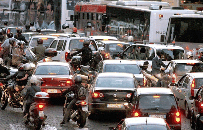 Auto con targhe estere "pericolo per la sicurezza"
