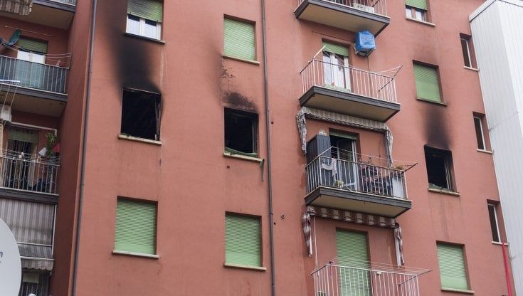 Bologna, incendio in via Fioravanti: un morto 