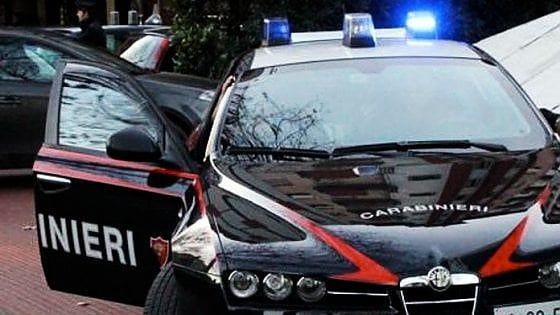 Brindisi, rapina col fucile in villa: in ostaggio un uomo, la figlia 17enne e due amici della ragazza 