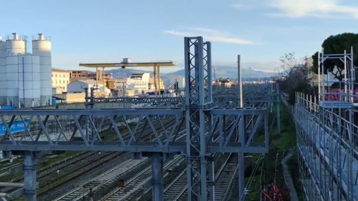 Treni, a luglio due blocchi a Firenze. Taglio del 50% ai treni