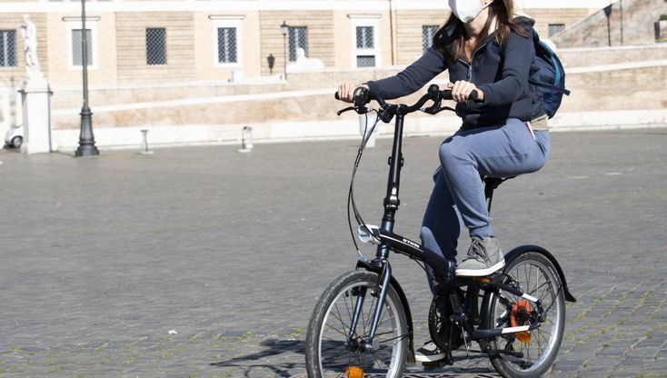 La lunga coda (digitale) per fare domanda per il bonus bici. Tra Spid ko e attese, a sera arriva il via libera