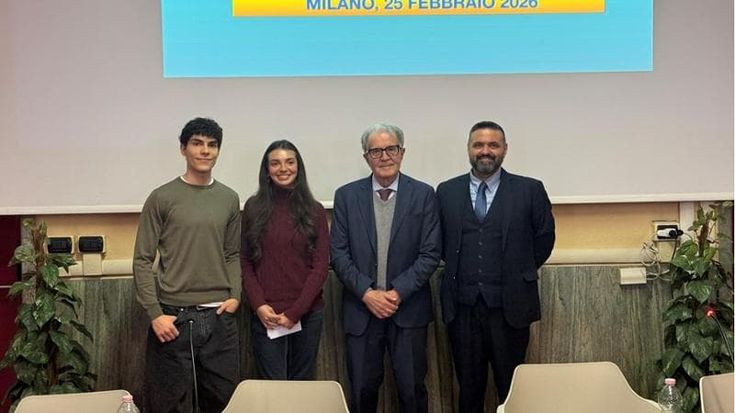 Prodi agli studenti: “All’Europa pensavo già alle elementari. La politica dovrebbe emozionare”