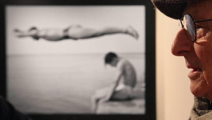 I cento anni di Nino Migliori: in mostra scatti inediti del maestro della fotografia