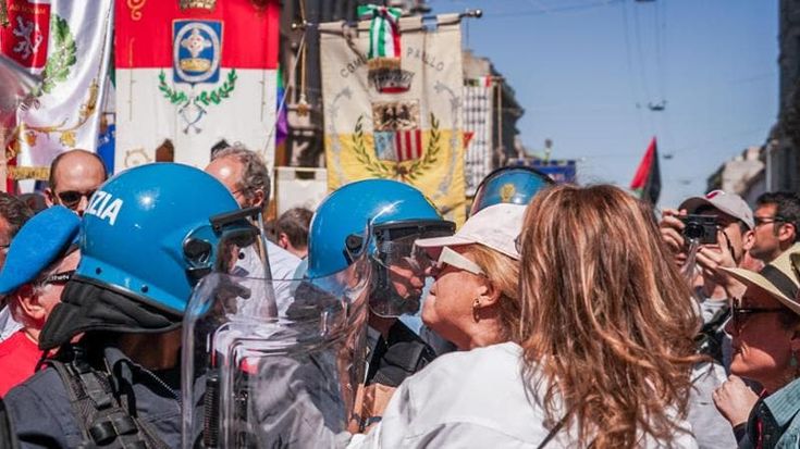 La ferita del corteo sul 25 Aprile, la Brigata ebraica non sfila: “Cacciati da minoranza e polizia”