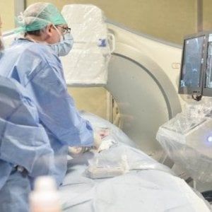 Nel Salernitano asportato tumore al cervello a un paziente sveglio