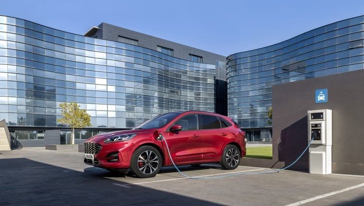 Record Kuga, l'ibrida plug-in più della Ford è la più venduta in Europa