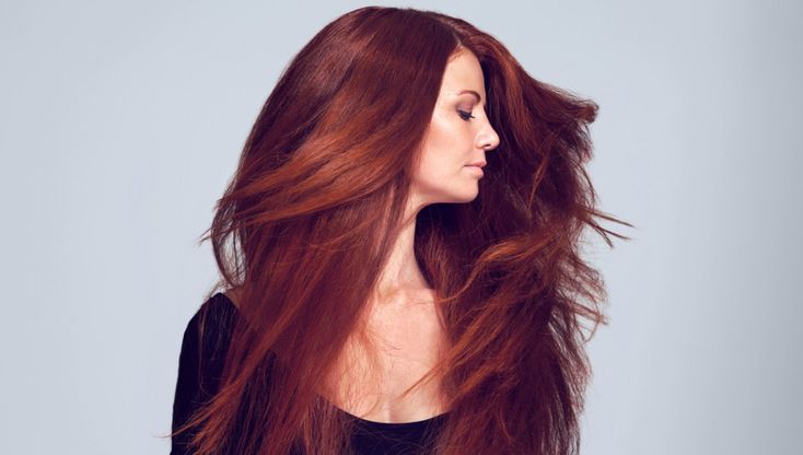 Hair mist, le fragranze per capelli che profumano le chiome mentre le nutrono