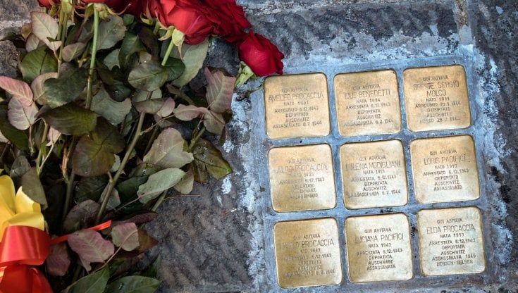  Giornata della Memoria: fiori, luci, concerti e la testimonianza dello studioso Baharier
