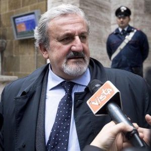 Ilva, Emiliano: "Non ritiriamo il ricorso, non cedo ai ricatti"