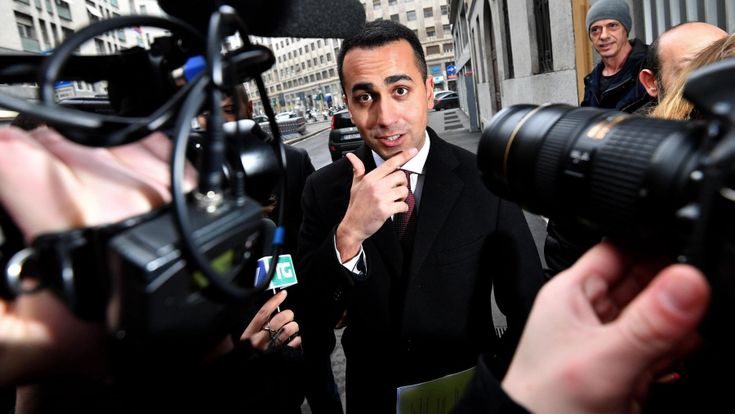 Di Maio: "I migranti li ha portati Berlusconi, li rimpatriamo noi"