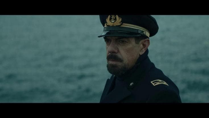 'Comandante' Piefrancesco Favino nel film di Edoardo De Angelis - trailer
