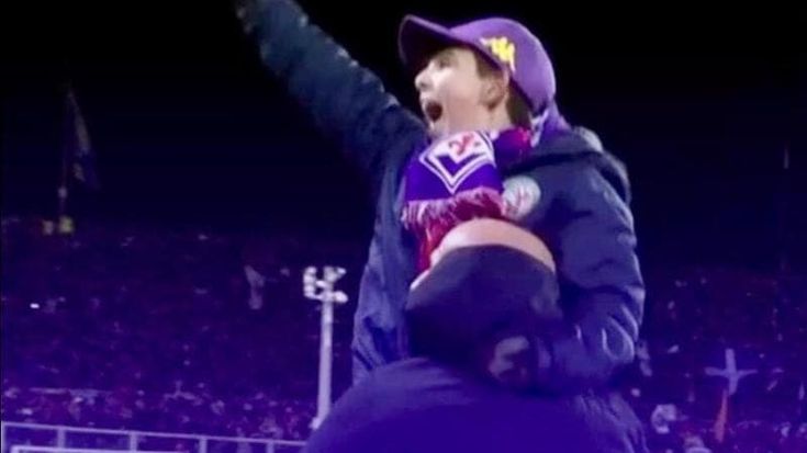 Fiorentina, il racconto di Davide, il piccolo tifoso portato in campo da Italiano dopo la vittoria in Coppa Italia: "Emozione unica"