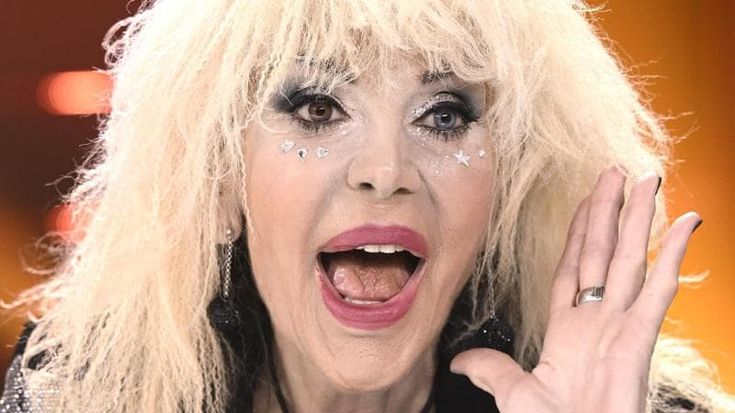 La missione di Donatella Rettore: “Resto una provocatrice”