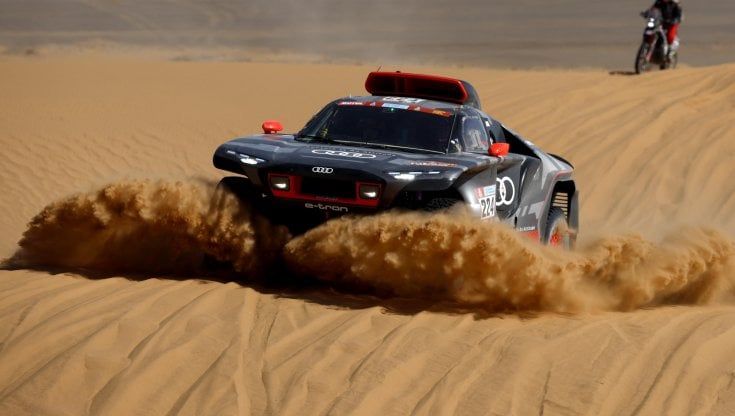 Dakar: Ekstrom davanti a Peterhansel, prima storica doppietta Audi con auto ibride