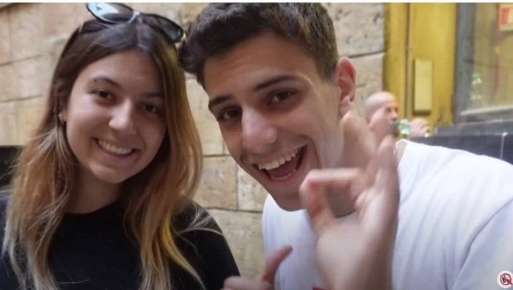 YouTube e i sociologi di “nera”  . Berlusconi fa ballare i tavolini 