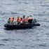 Immigrazione, spari su gommone: un morto e un ferito. Testimoni: 