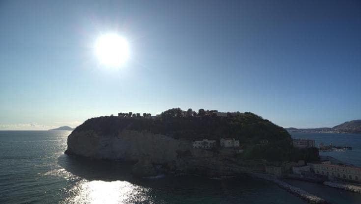 Nisida, l’isola verde che c’è e insegna il futuro ai ragazzi