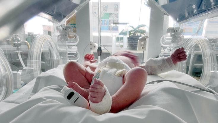 Firenze, il battito non era del bimbo ma della madre, neonato muore a 2 giorni. Ospedale condannato