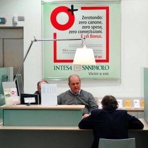 Intesa Sanpaolo, utile di oltre 5 miliardi con i contributi pubblici per le venete