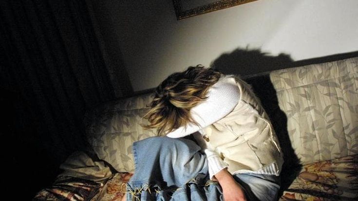 Vigilessa picchiata dall’amante. “Abbandonata dalle colleghe. Ma denuncerei altre 100 volte”