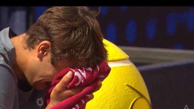 Cobolli batte Zverev 6-3, 6-3, va in finale a Monaco e scoppia a piangere