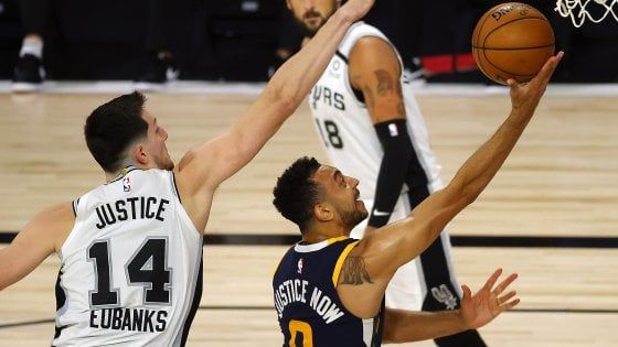 Basket Nba, San Antonio resta senza playoff dopo 23 anni. Memphis-Portland per l'ultimo posto
