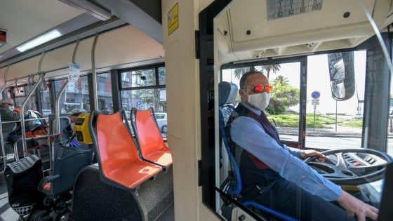 Fase 2 a Napoli, ecco il piano dell’Anm sul metrò passeggeri dimezzati 